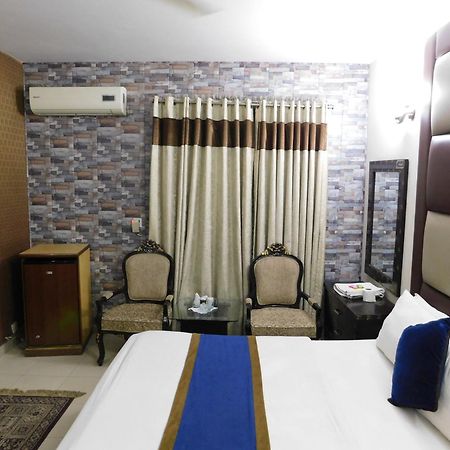 Hotel Tourist Inn ラホール エクステリア 写真