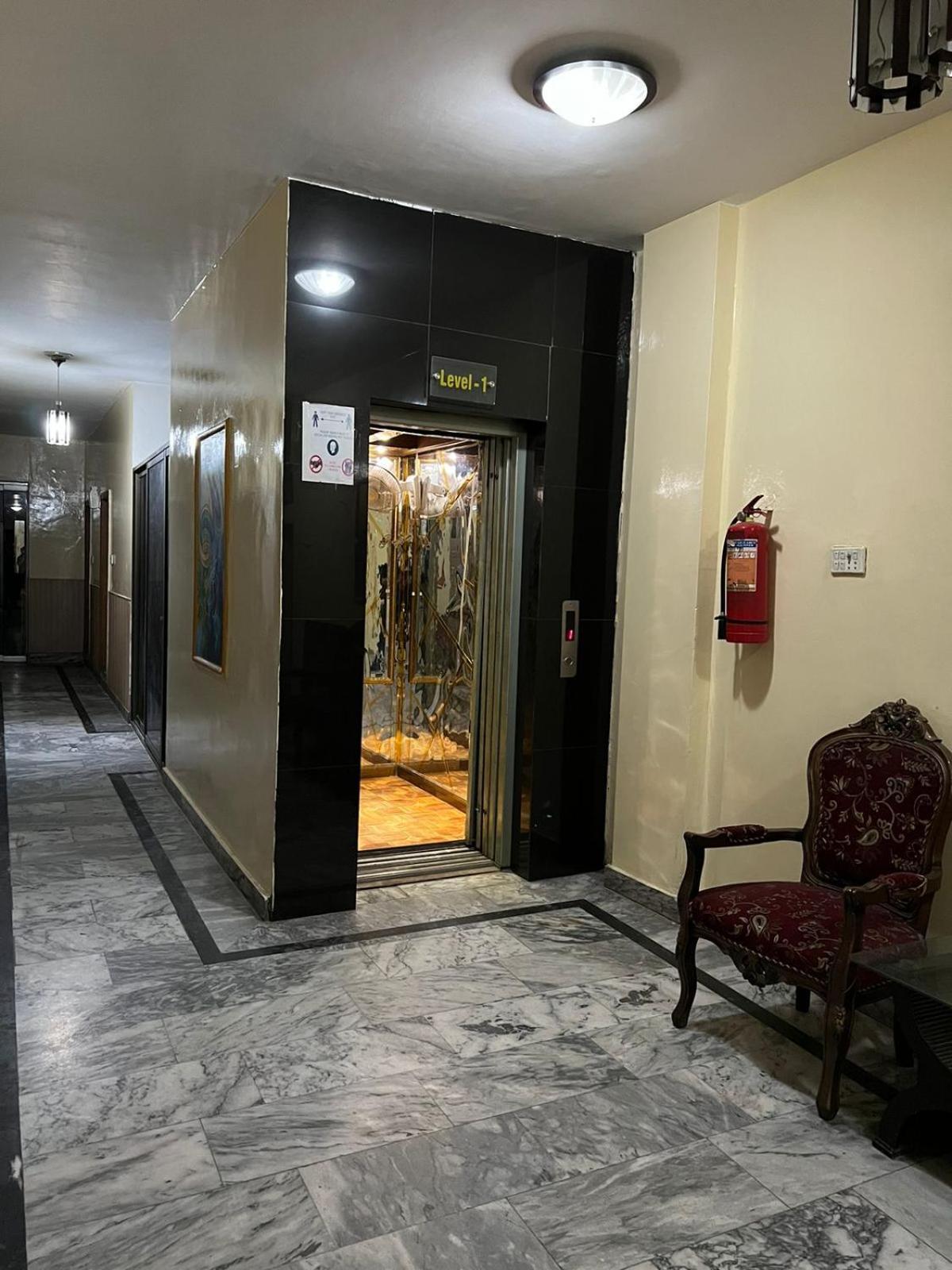 Hotel Tourist Inn ラホール エクステリア 写真